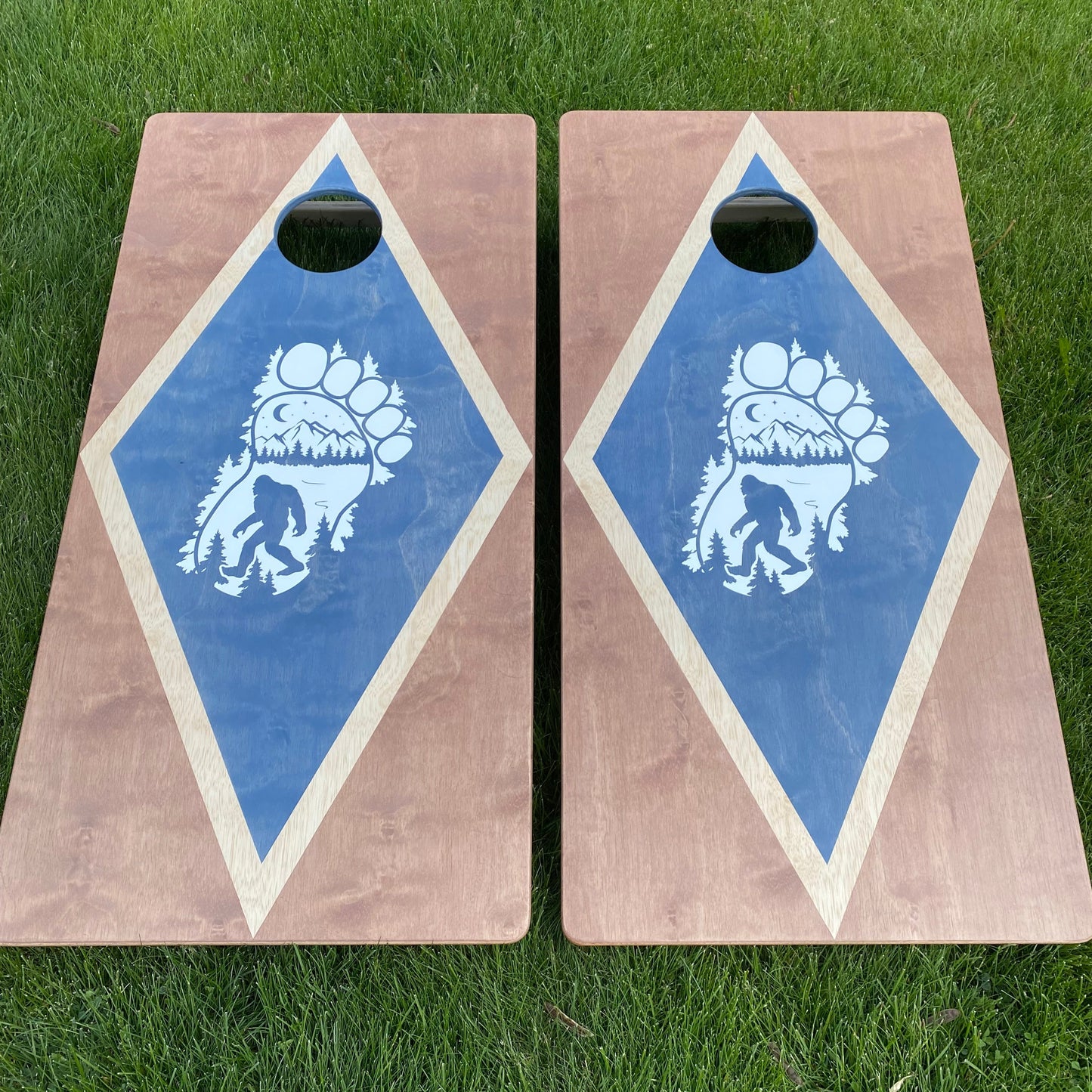 Bigfoot Cornhole Set